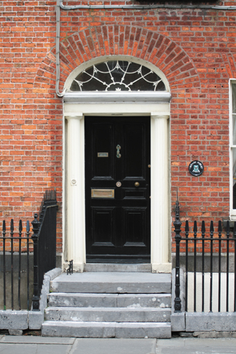 Bindon Street, Ennis 03 – 6 Bindon Street Doorcase